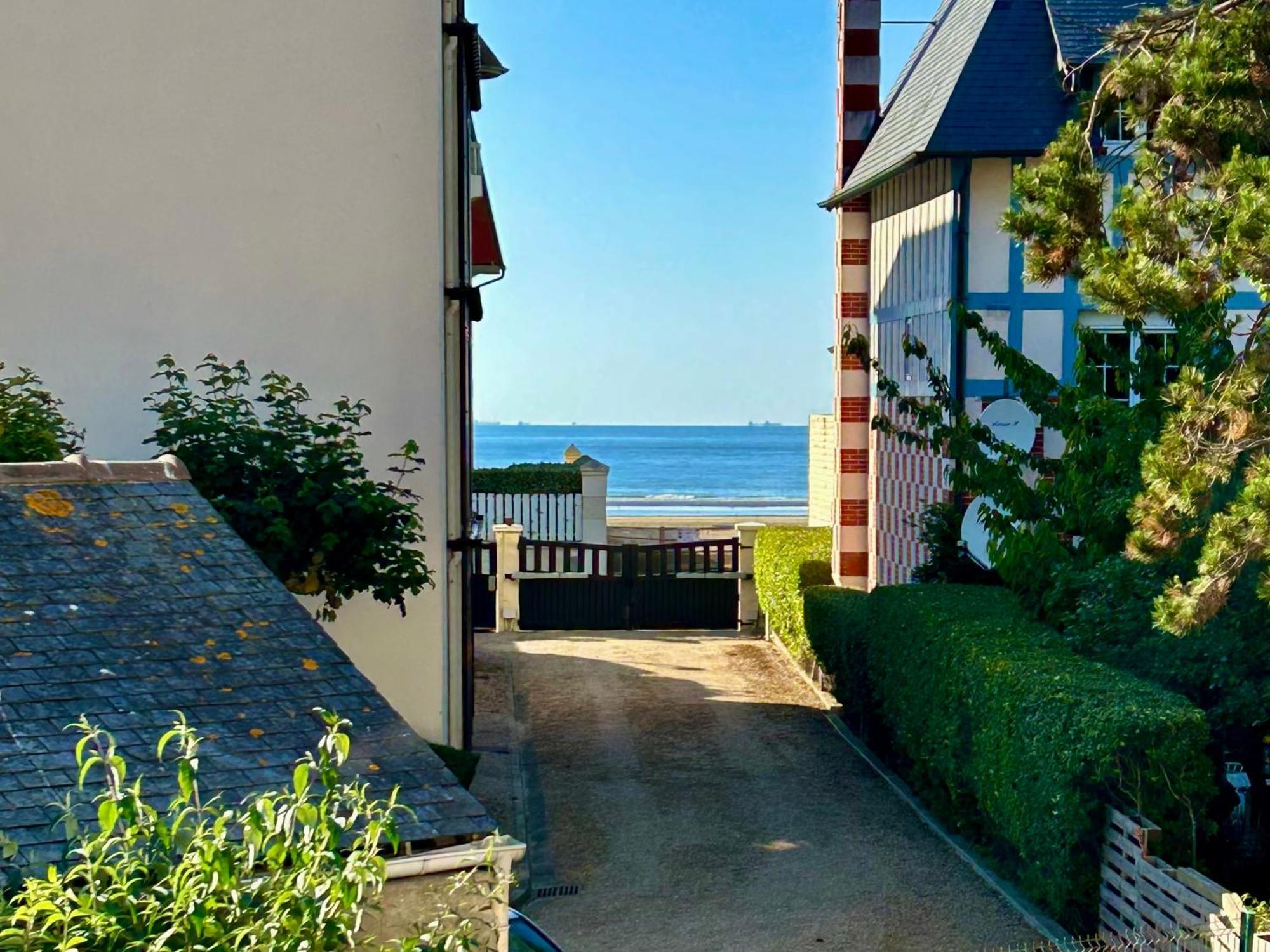 Magnifique Appartement Vue Mer A 50 M De La Plage ヴィレ・シュル・メール エクステリア 写真